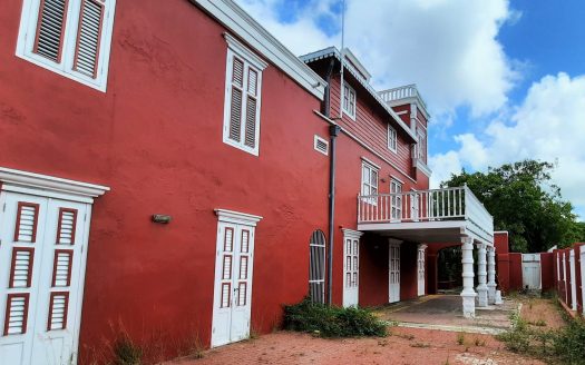 Sold Under Reservation – Aura Winkel