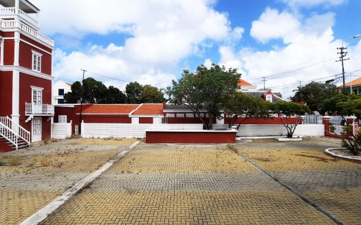 Sold Under Reservation – Aura Winkel